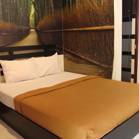Lawaka Hotel Ampana Dış mekan fotoğraf