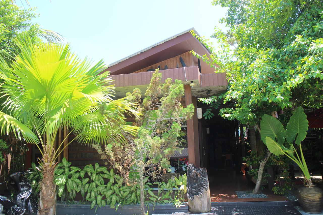 Lawaka Hotel Ampana Dış mekan fotoğraf