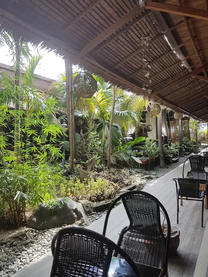Lawaka Hotel Ampana Dış mekan fotoğraf