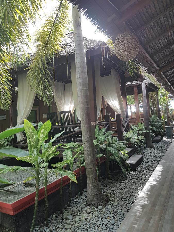 Lawaka Hotel Ampana Dış mekan fotoğraf