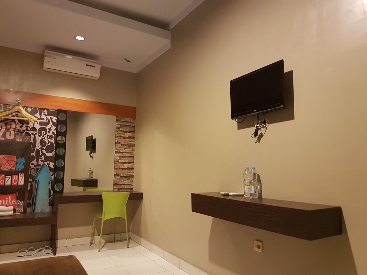 Lawaka Hotel Ampana Dış mekan fotoğraf